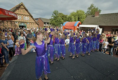 Familienfest mit 2.500 Besuchern ein voller Erfolg Familienfest mit 2.500 Besuchern ein voller Erfolg
