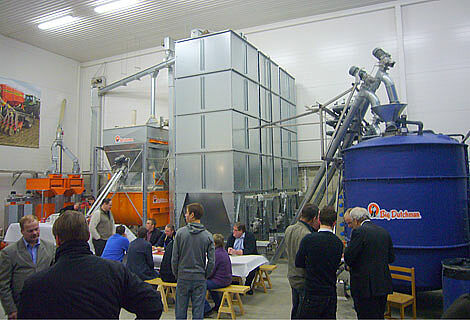 Picture with mill, mixer, silos for mixed feed and HYDROMIX liquid feeding tanks