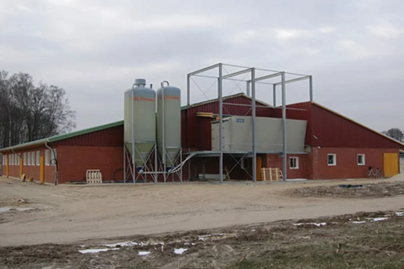 New house for piglet rearing