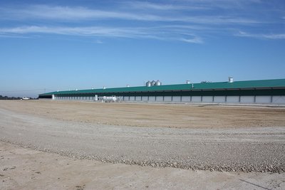 Vista del lado longitudinal de la nave 