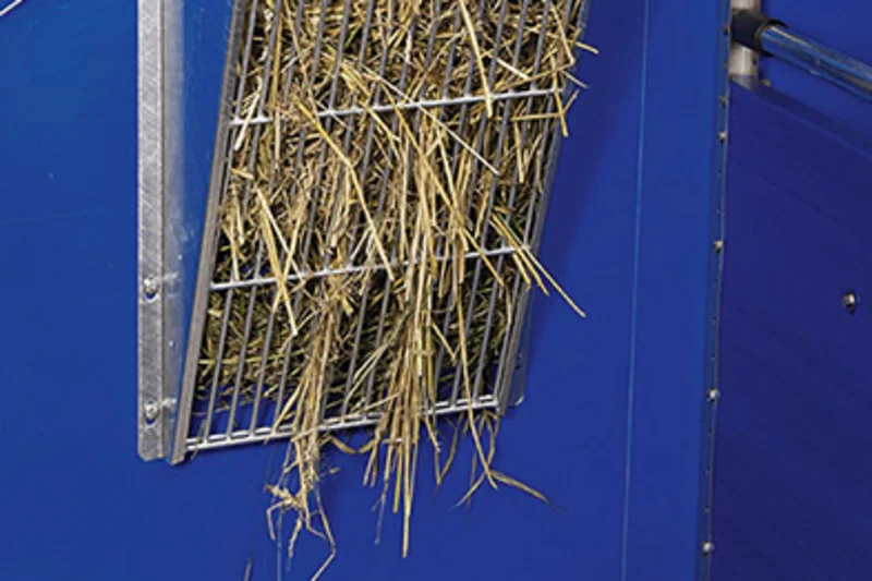 An Buchtenwand befestigte Raufe An Buchtenwand befestigte Raufe
