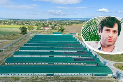 Máté Koncz, directeur commercial de la société hongroise Szentistváni Mezőgazdasági Zrt. gère un grand projet dans la commune de Szentistván Vue d'ensemble du projet avec le portrait de Máté Koncz