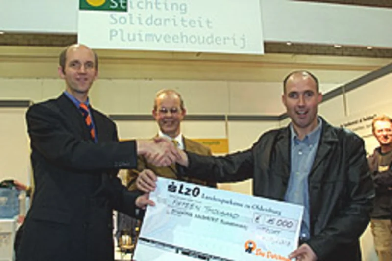 15,000 euros for solidarity foundation

