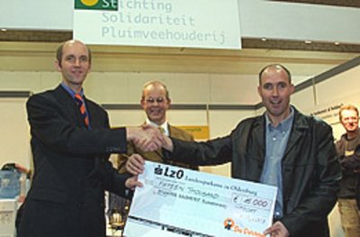 15,000 euros for solidarity foundation
