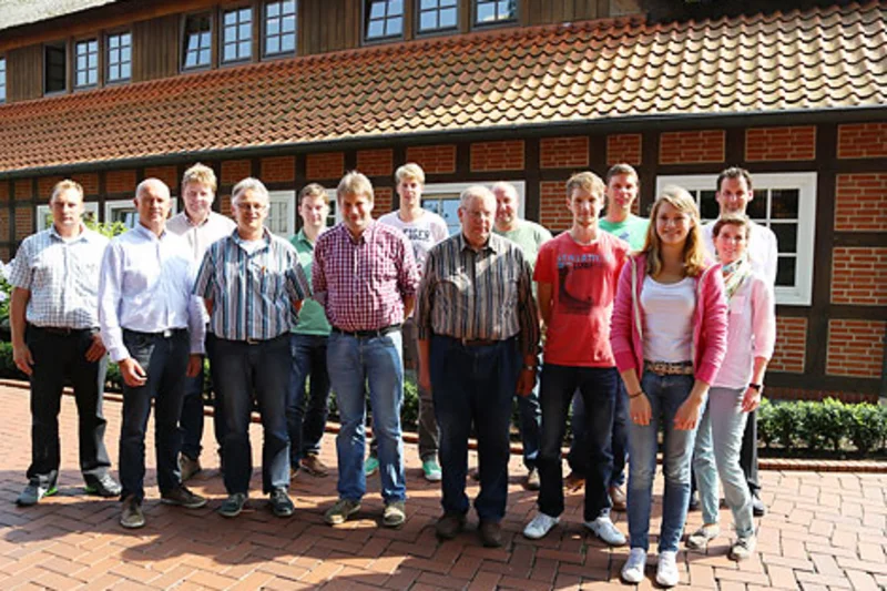 Elterntierhaltung: Die Schulungs-Teilnehmer versammeln sich zu einem Erinnerungsphoto Elterntierhaltung: Erinnerungsphoto am Ende der amacs-Kundenschulung