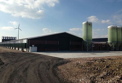 Inauguration des poulaillers pour l'élevage des poulets de chair