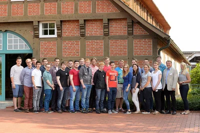 Die neuen Azubis beim Stalleinrichter Die neuen Azubis beim Stalleinrichter
