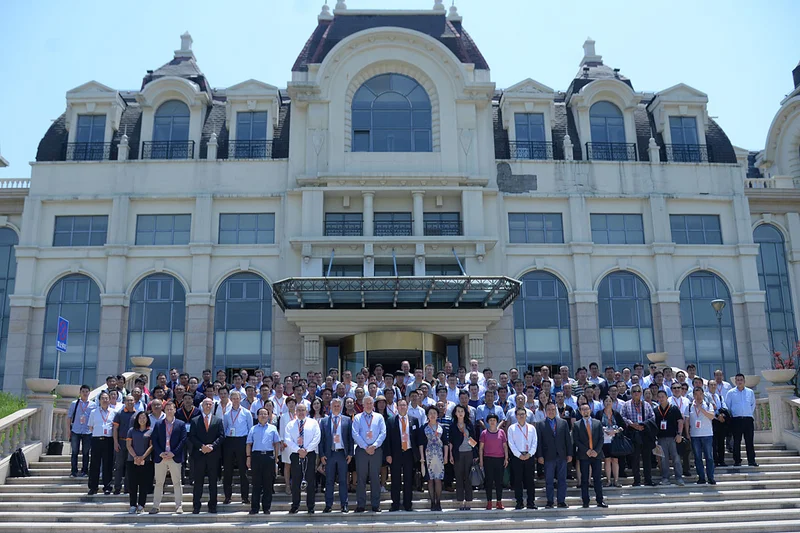 Picture of the 300 invited guests  