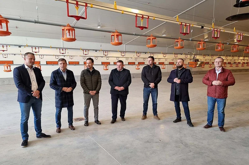 Przedstawiciele ZD Stasin, władz lokalnych i firmy Big Dutchman Przedstawiciele ZD Stasin, władz lokalnych i firmy Big Dutchman