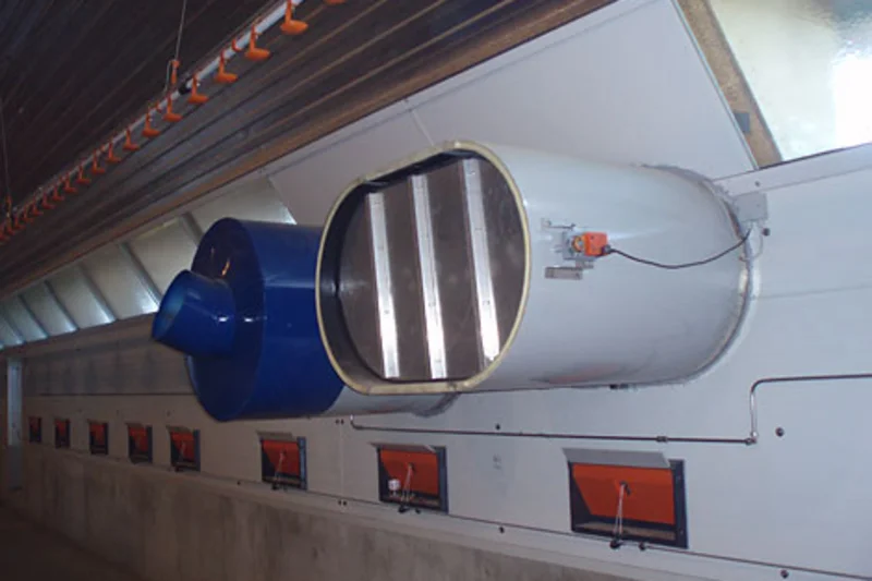 Nouveau bâtiment avicole avec échangeur de chaleur Nouveau bâtiment avicole avec échangeur de chaleur