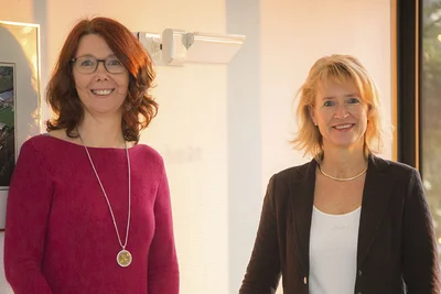Silberjubilarinnen Karin Schräder (li) und Janett Peschel Silberjubilarinnen Karin Schräder (li) und Janett Peschel