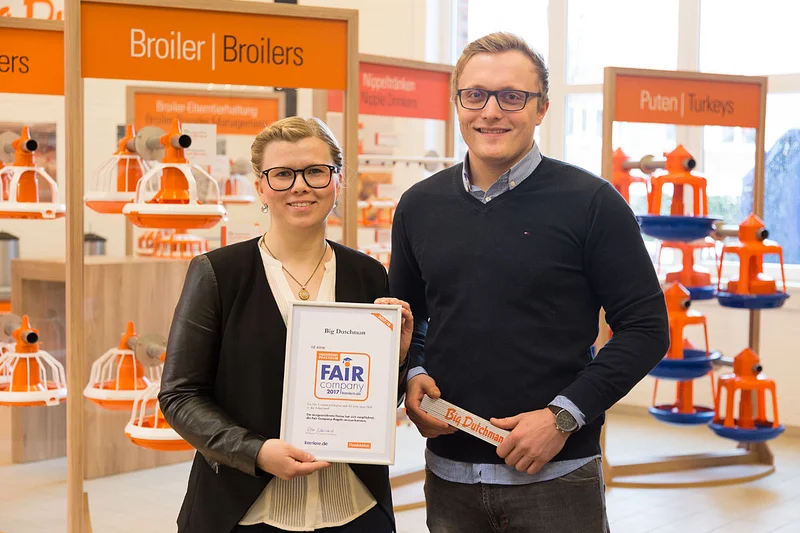 Johanna Riedel und Christopher Heck mit Zertifikat Johanna Riedel und Christopher Heck mit Zertifikat