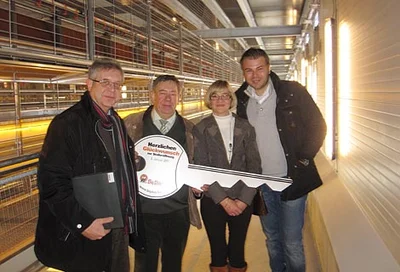 60.000 poules pondeuses en élevage au sol 60.000 poules pondeuses en élevage au sol