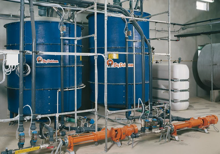 Кормороздавальні установки: рідка годівля HydroMix