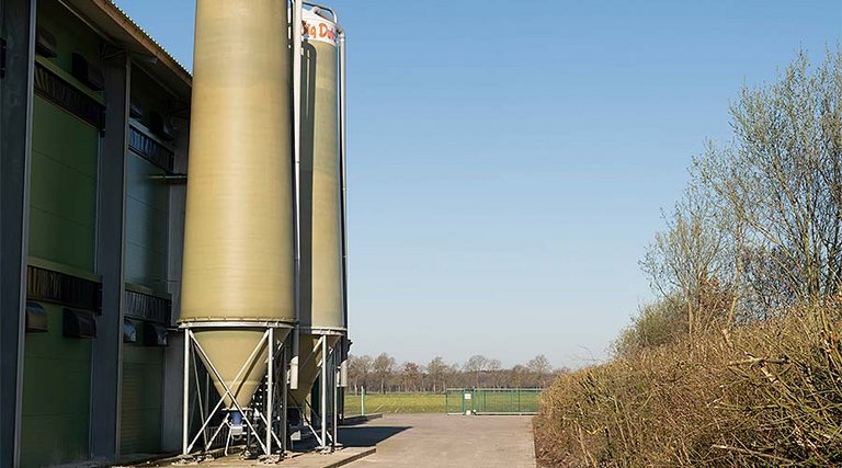 Nieuwe stal voor opfok van jonge hennen