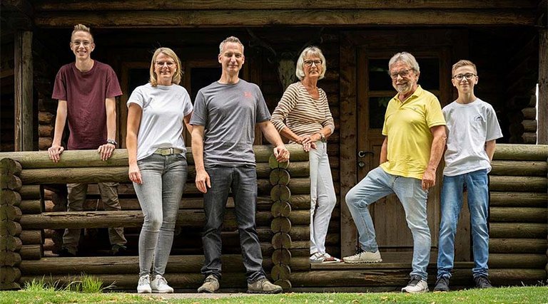 Henning Cloer mit Familie (© Timo Jaworr)