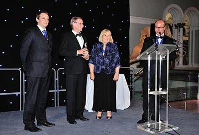 Professor Windhorst accepts award in Edinburgh. Professor Windhorst accepts award in Edinburgh.