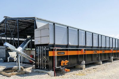 Langer Container mit zwei Förderschnecken links