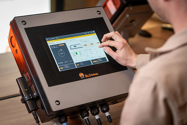Mann am Computer - wenn der Zeigefinger Stallarbeit verrichtet ☝️ Mann am Computer - wenn der Zeigefinger Stallarbeit verrichtet ☝️
