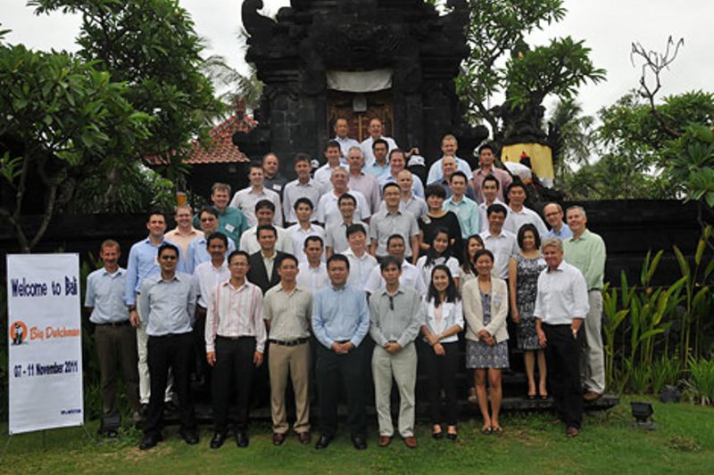 Meeting of the Asia Pacifc sales team and experts: discussion of strategies for enhancing business opportunities in the region