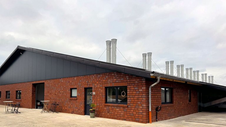 Moderner Freilandstall 