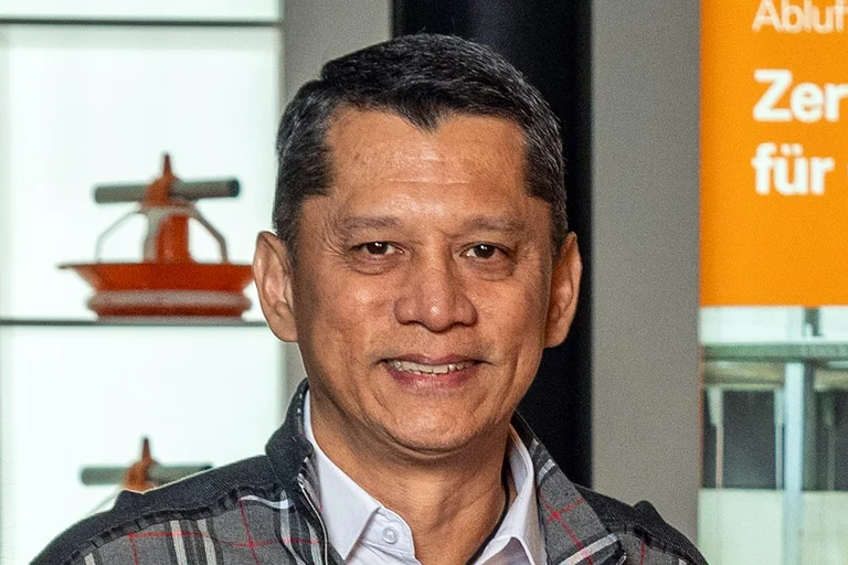 Daniel Leong has been working for BD Asia for ten years. Daniel Leong has been working for BD Asia for ten years.