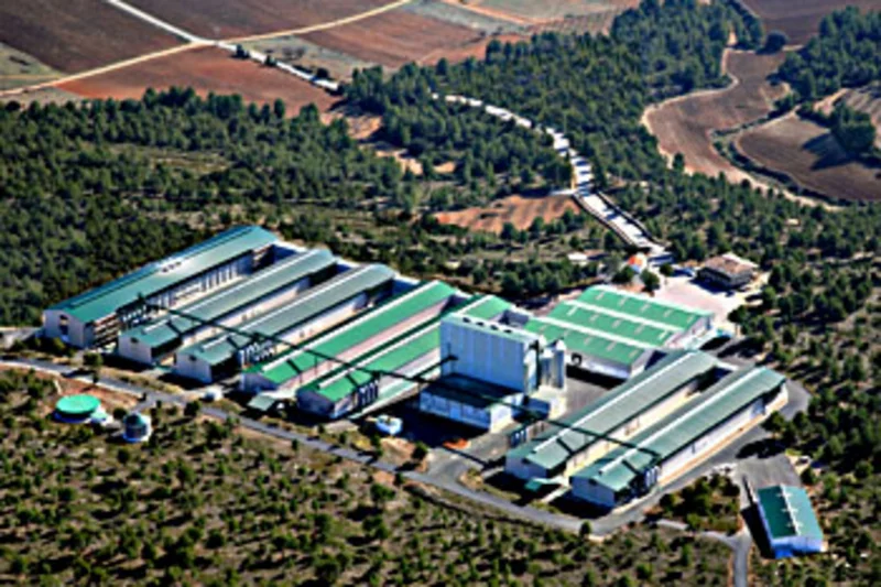 Un nouveau bâtiment pour 150000 poules pondeuses Un nouveau bâtiment pour 150000 poules pondeuses